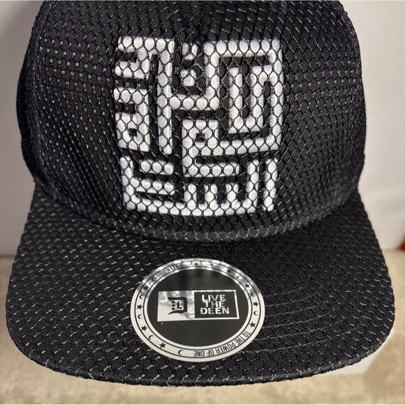 Live The Deen Mesh Snapback Hat Embroidered Design In Black & White - Picture 2 of 8